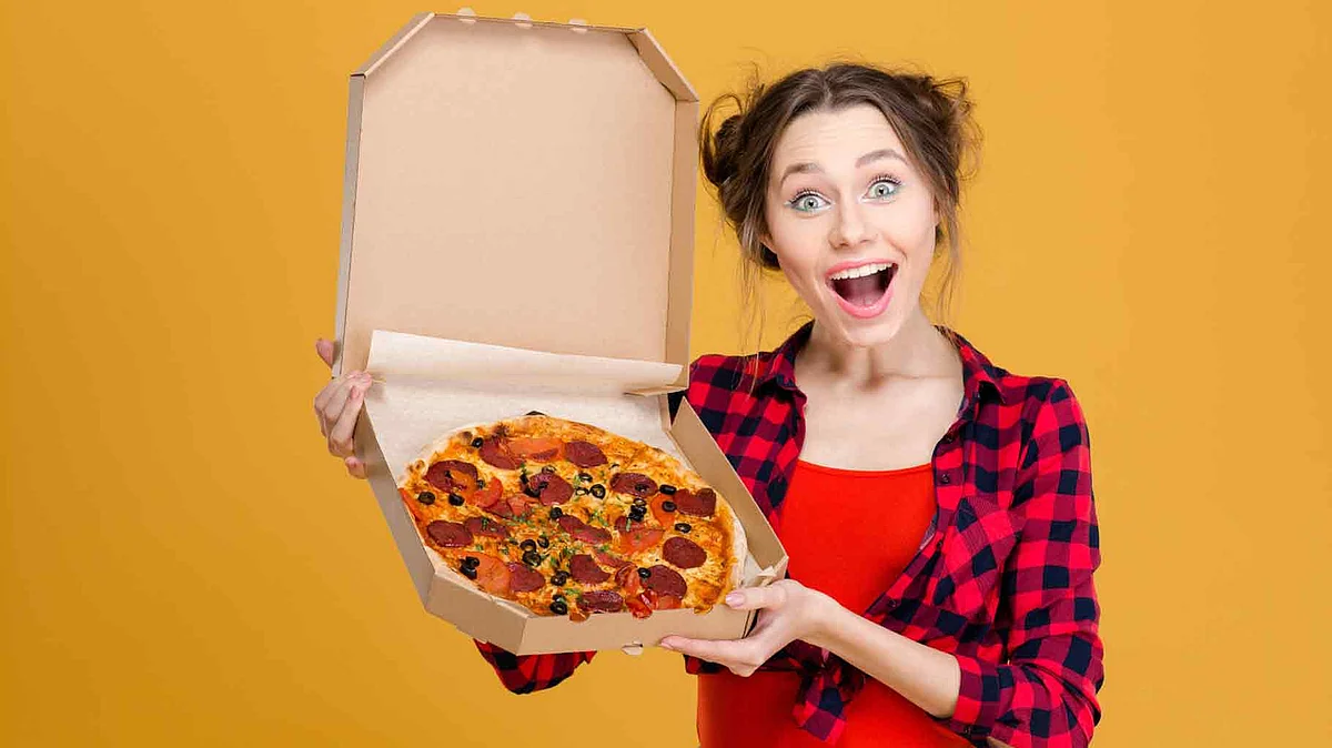 The bread used for ready-to-eat pizza and ready-to-eat burgers don’t have any labels as they are non-packaged and are not legally required to carry such labels. (Photo: iStockphoto)
