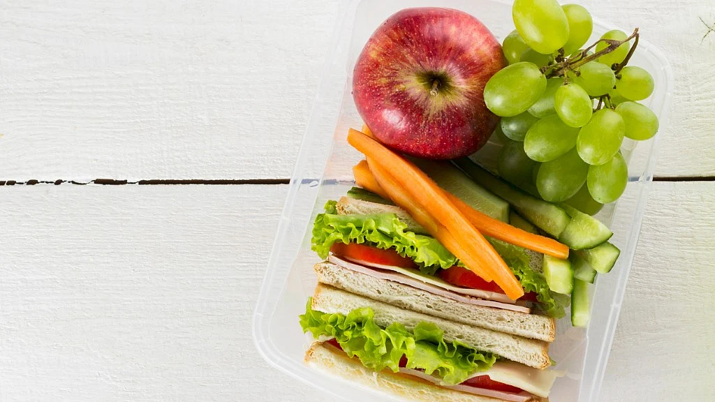 Having a protein-rich meal with fruits is not a good idea. 