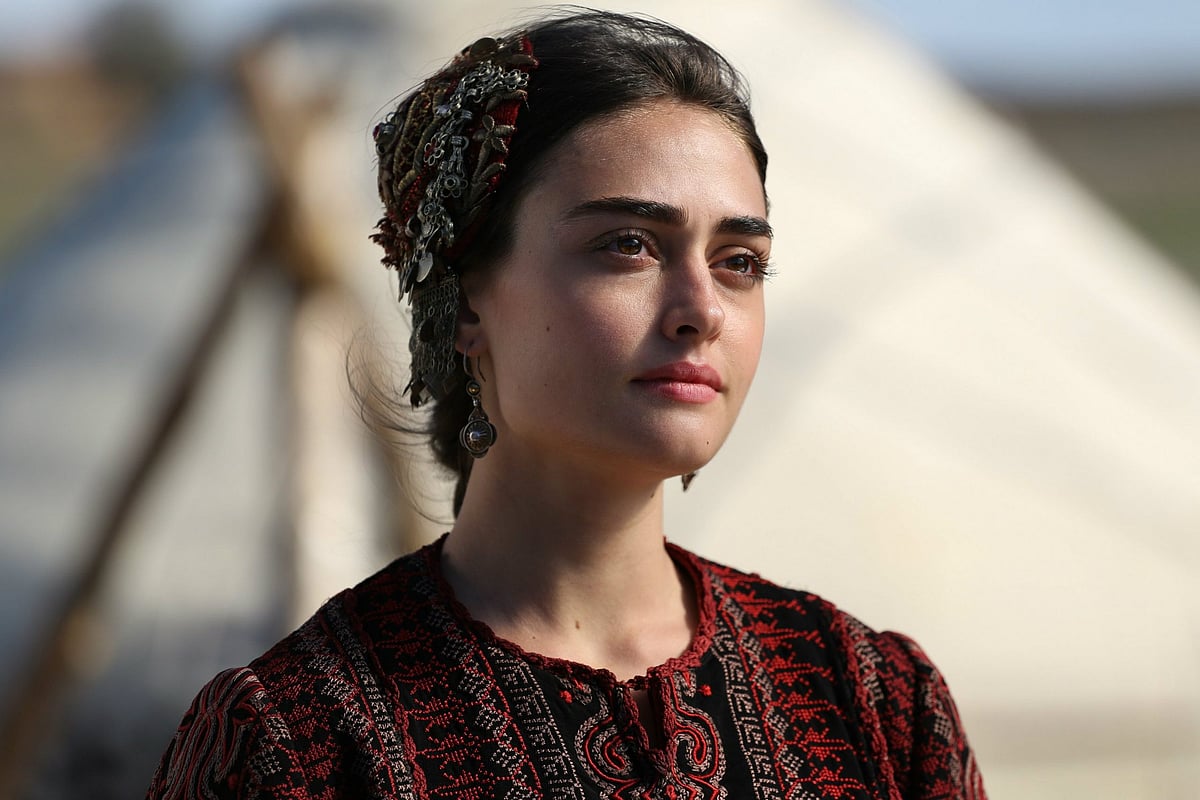 Esra Bilgic as Halime Sultan in Ertugrul.