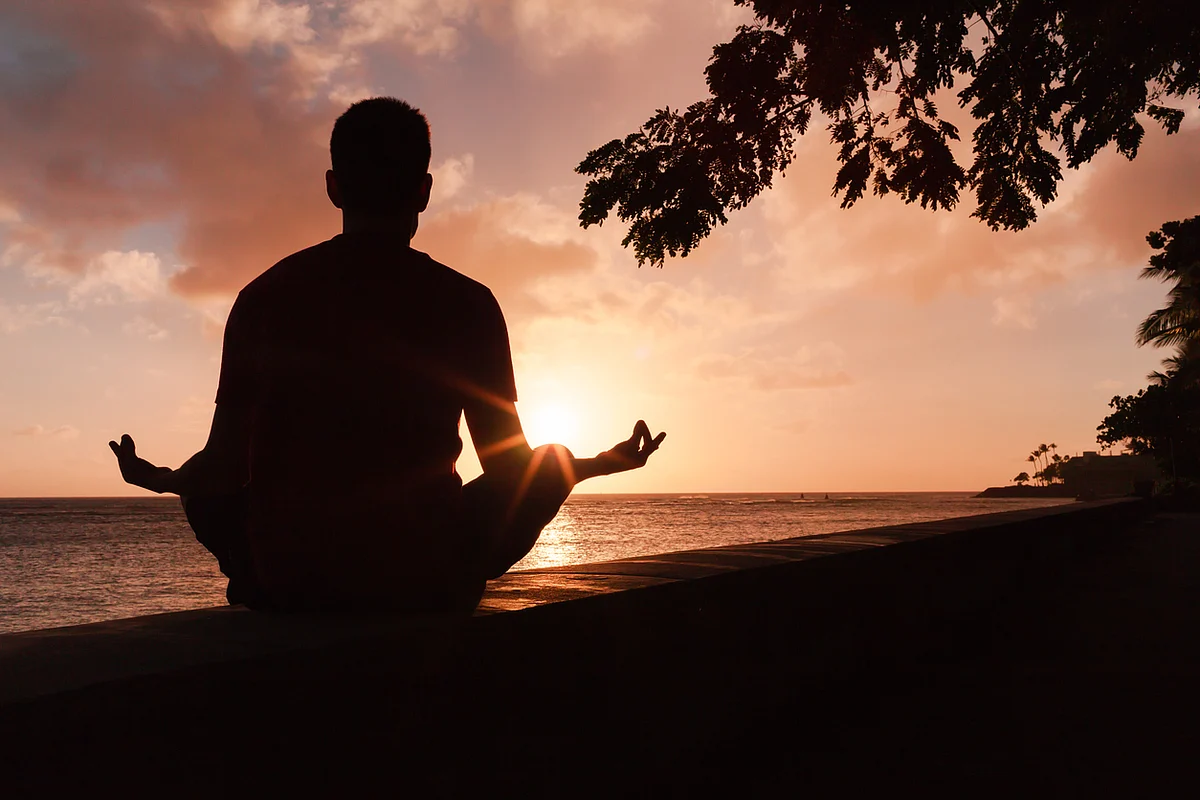 Ensure that you move your thumb very slowly to allow your eyes to keep shifting their focus.