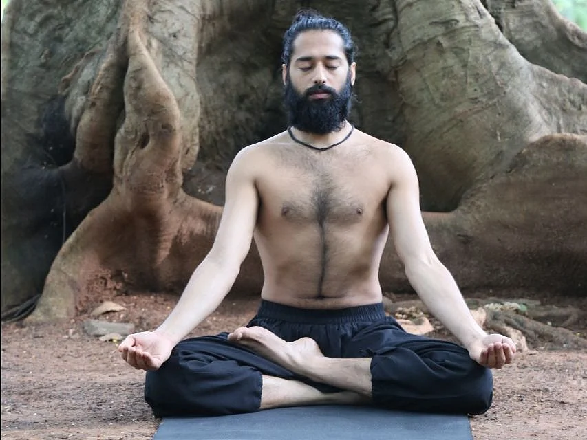 Ardha Padmasana 