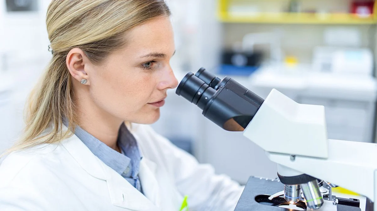 It is said that 400 million vaccines will be available by year-end.