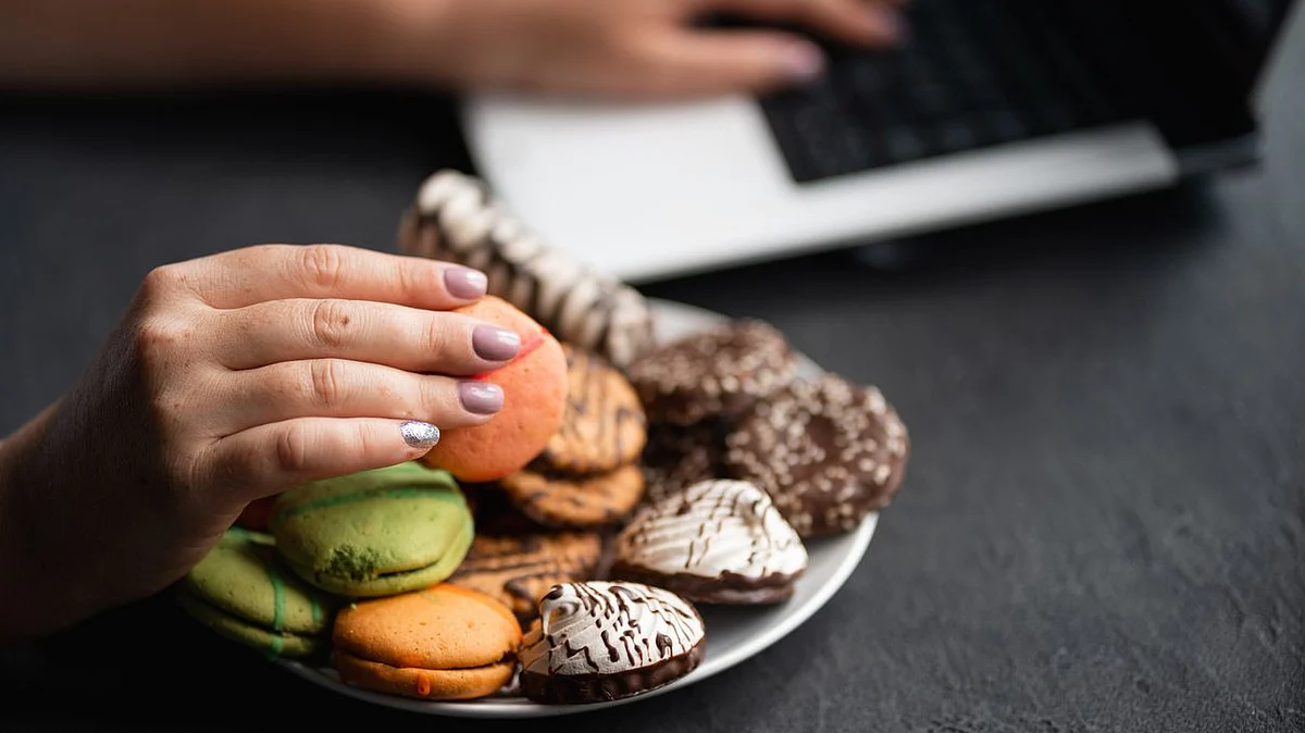 New research has identified specific brain cells that control how much sugar you eat and how much you crave sweet-tasting food.