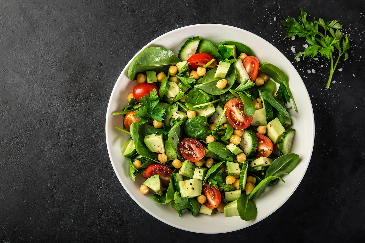 Chickpea cucumber salad