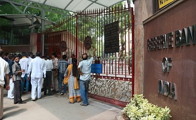 Bankers Surprised At Rbi S Unanticipated Holding Of Rates