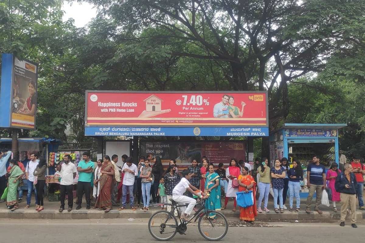 Bengaluru bus stand worth Rs 10 lakh goes missing from Cunningham Road - Vimarsana News