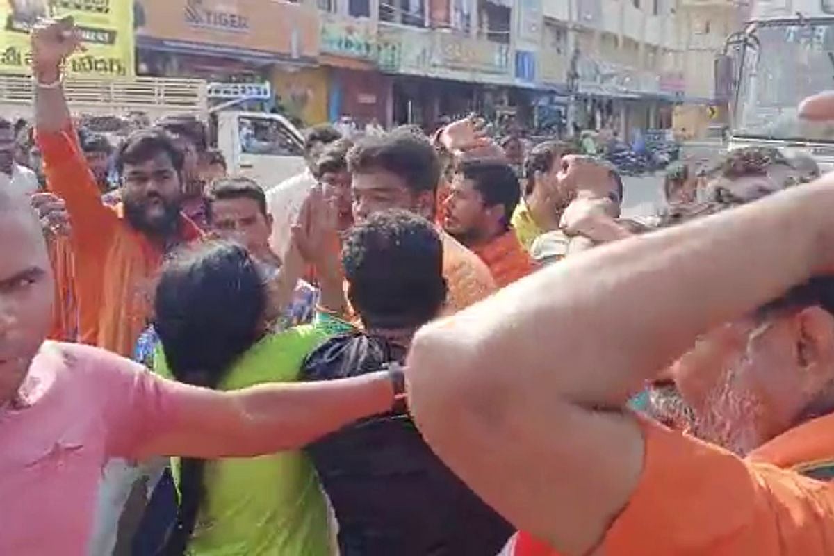 Hyderabad: Milad un Nabi procession interrupted by slogans of Jai Shri Ram - Vimarsana News