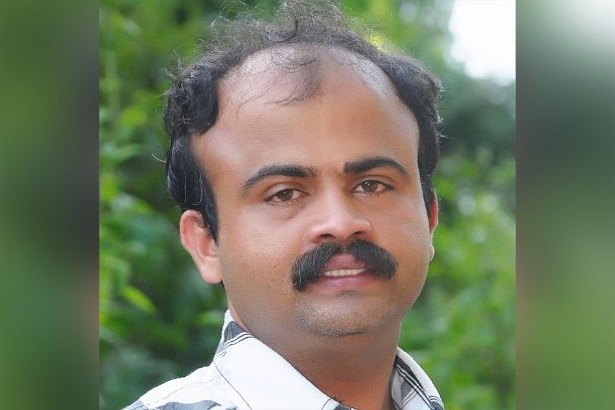 Karnataka photojournalist attacked with machetes at his studio, three