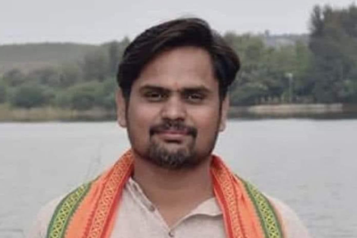 karnataka-bjp-yuva-morcha-leader-stabbed-to-death-in-dharwad