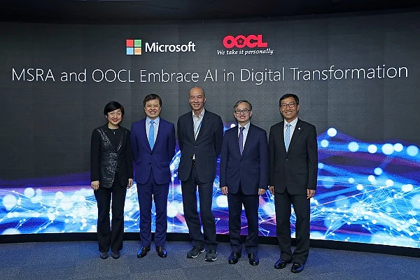 <em>(L-R) </em><em>Cally Chan, General Manager of Microsoft Hong Kong; Dr. Hsiao-Wuen Hon, Corporate Vice President of Microsoft, Chairman of Microsoft’s Asia-Pacific R&D Group, and Managing Director of MSRA; Steve Siu, Chief Information Officer of OOCL and Chief Executive Officer of CargoSmart; Dr. David Chung, JP, Under Secretary for Innovation and Technology of Hong Kong Special Administrative Region and Albert Wong, Chief Executive Officer of Hong Kong Science and Technology Parks Corporation</em>