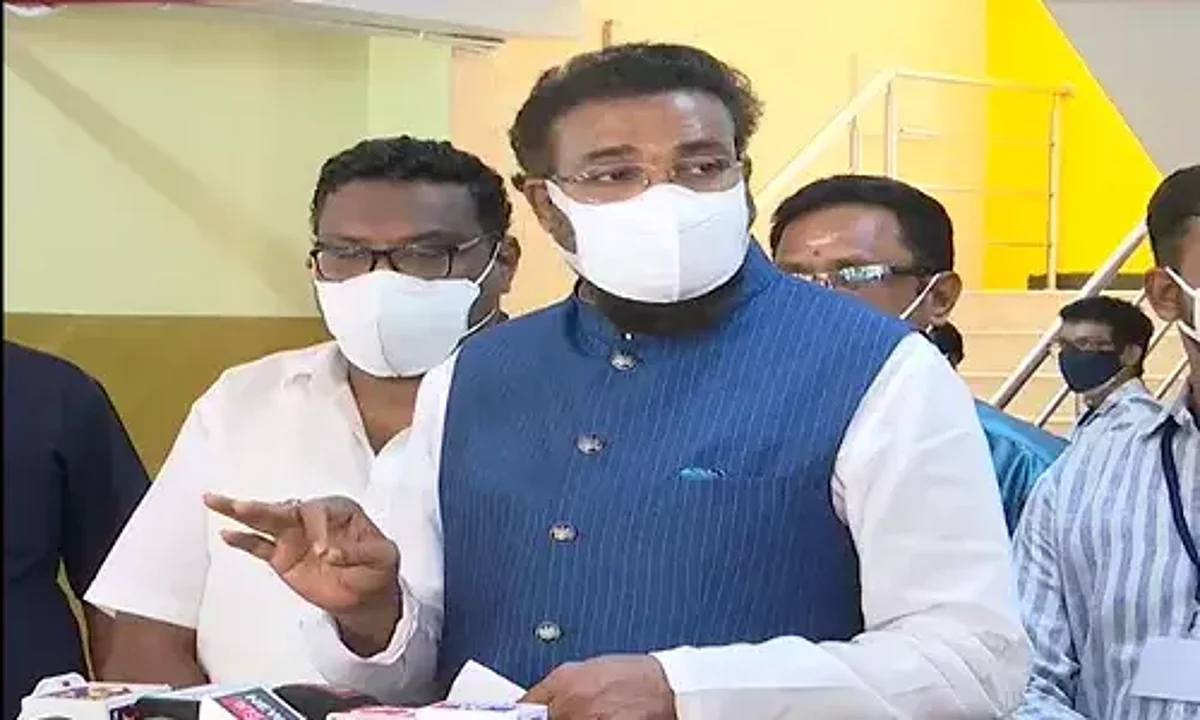 ಸಿದ್ದರಾಮಯ್ಯ ಬಾಹುಬಲಿ..ಡಿಕೆಶಿ ಕಟ್ಟಪ್ಪ-ಶ್ರೀ ರಾಮುಲು ವ್ಯಂಗ್ಯ