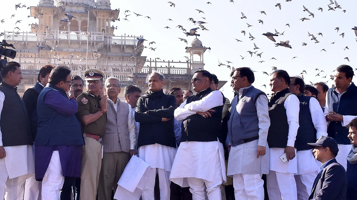 Rajasthan: अशोक गहलोत ने ली मुख्यमंत्री पद की शपथ, सचिन पायलट बनाये गए उपमुख्यमंत्री