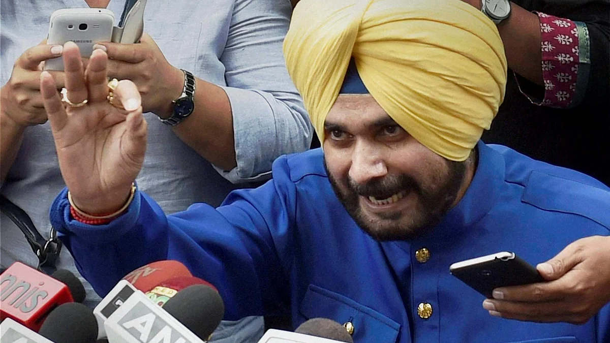 सिद्धू के बदले बोल, राहुल गांधी ने नहीं कहा पाकिस्तान जाने को, दोस्त इमरान खान के बुलावे पर गया पाकिस्तान