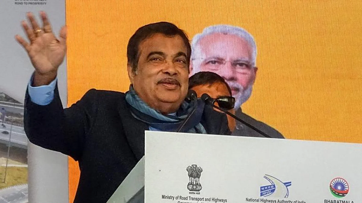 नितिन गडकरी अपनी ही पार्टी के खिलाफ क्यों कर रहे हैं बयानबाजी !