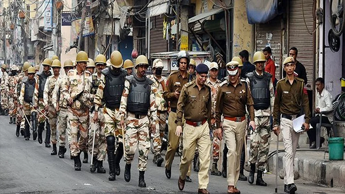 दिल्ली में अफवाहों का जोर, पर कायम हुआ पुलिस का भरोसा।