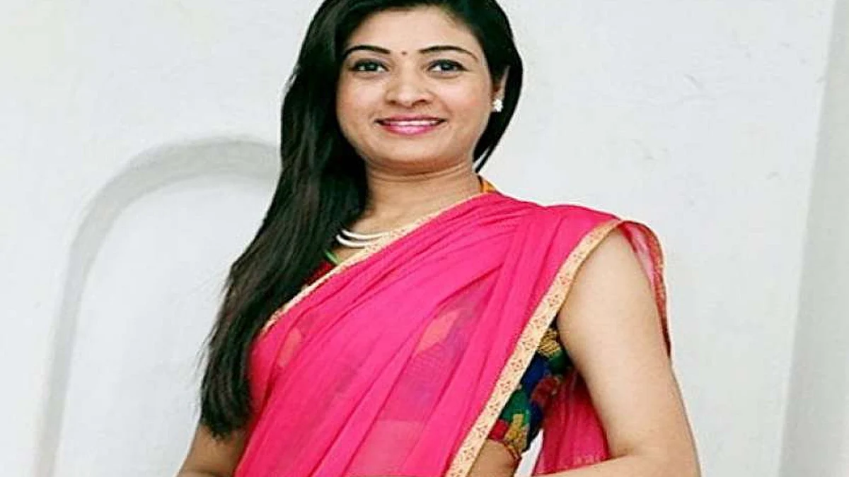 संबैधानिक पद पर बैठे लोगों को नपुंसक कहना कितना सही है ?