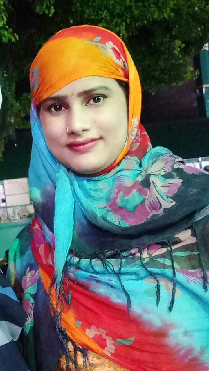 प्रिया और उसकी बेटी को शरीयत के हिसाब से कपडे पहनने को मजबूर करता था शमशाद