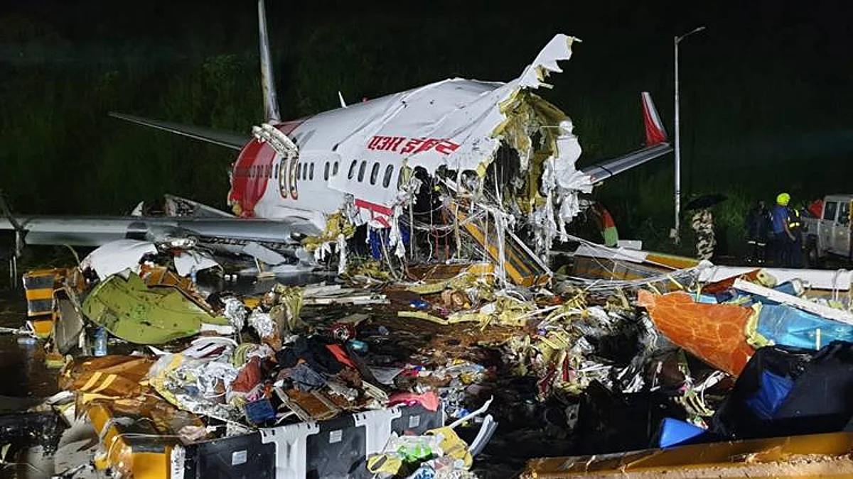 Air India Plane Crash: कोझिकोड विमान हादसे की खौफनाक रात, यात्रियों को बचाते-बचाते दोनों पायलटों ने जान गंवा दी