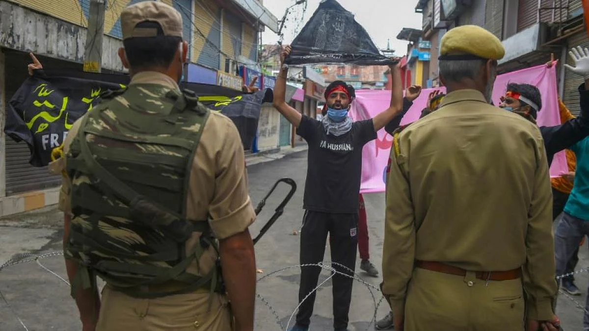 श्रीनगर में रोक के बाबजूद निकले ताजिया जुलूस, स्थानीय पुलिस की कार्यवाही में कई घायल