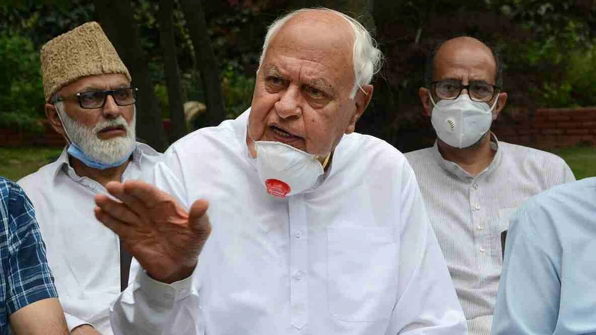 सत्ता से दूर फारूक अब्दुल्ला के बिगड़े बोल, कहा चीन की मदद से कश्मीर में फिर से कायम करेंगे धारा 370