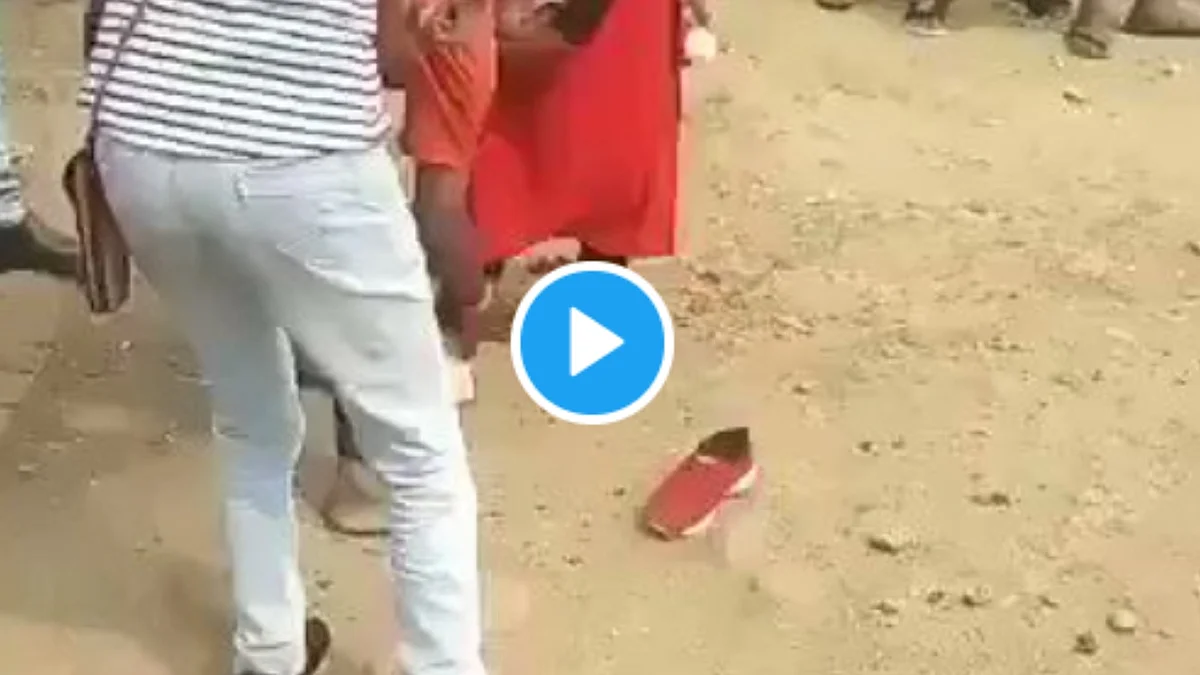 जालौन में छेड़खानी और अश्लीलता करने पर कांग्रेस जिलाध्यक्ष सरेआम कूटे गए