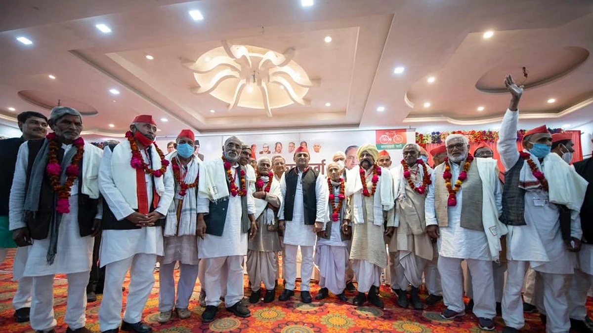 कामदगिरि में घूमे अखिलेश यादव, राजनीतिक रहा दौरा