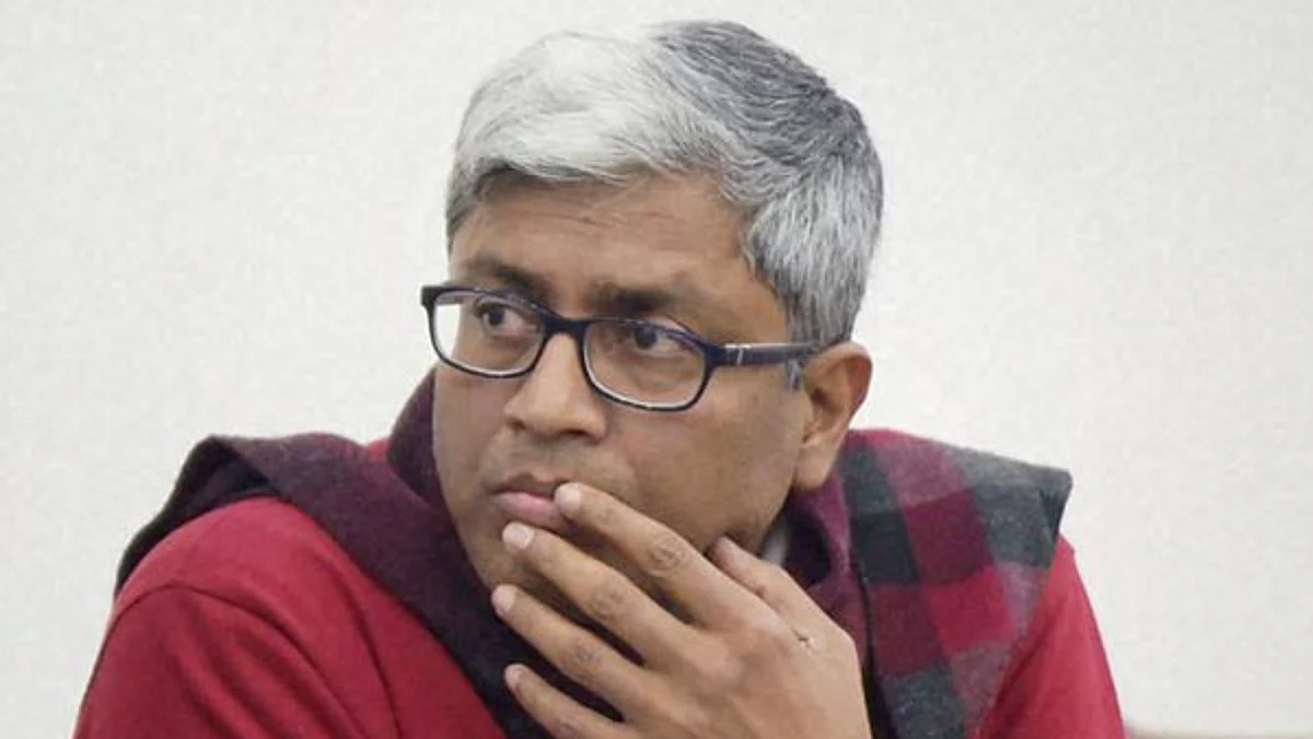 ये है गजब की पत्रकारिता, पत्रकार राजनीति से बाहर नहीं निकल पाए