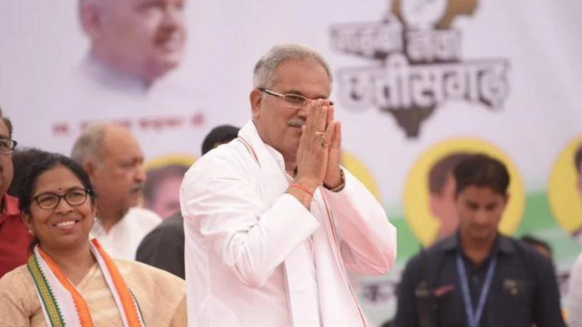 भूपेश बघेल में बड़े ही मजाकिया अंदाज में दिया छात्र को जवाब "कहा कुछ दिन रुको यार"