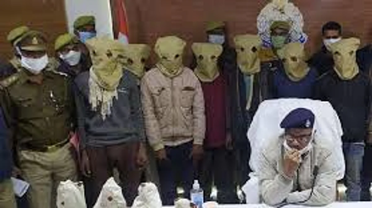 महोबा में चोरी गयी प्राचीन मूर्तियों को पुलिस ने किया बरामद, सात आरोपी धरे गए
