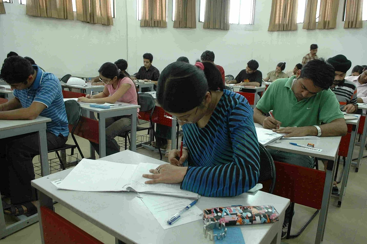 यूपी बोर्ड पेपर लीक मामले में बलिया से प्रधानाचार्य गिरफ्तार, अब तक 51 आरोपी अरेस्ट