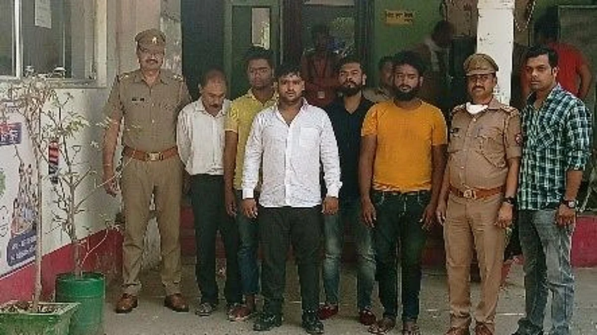 लखनऊ: भाई के साथ जा रही बहन संग आधा दर्जन कार सवारों ने की छेड़खानी, पुलिस ने ये हश्र किया