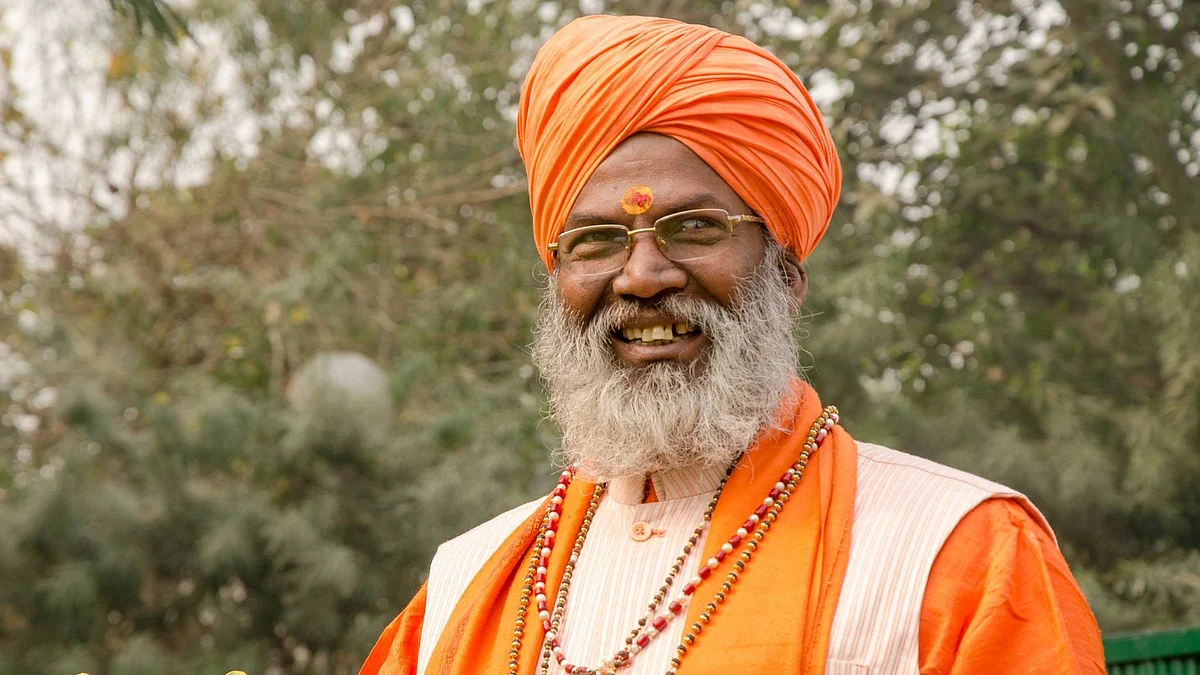 साक्षी महाराज का विवादित बयान- 'जिहादियों से निपटने के लिए घर में तीर-कमान रखें हिंदू'