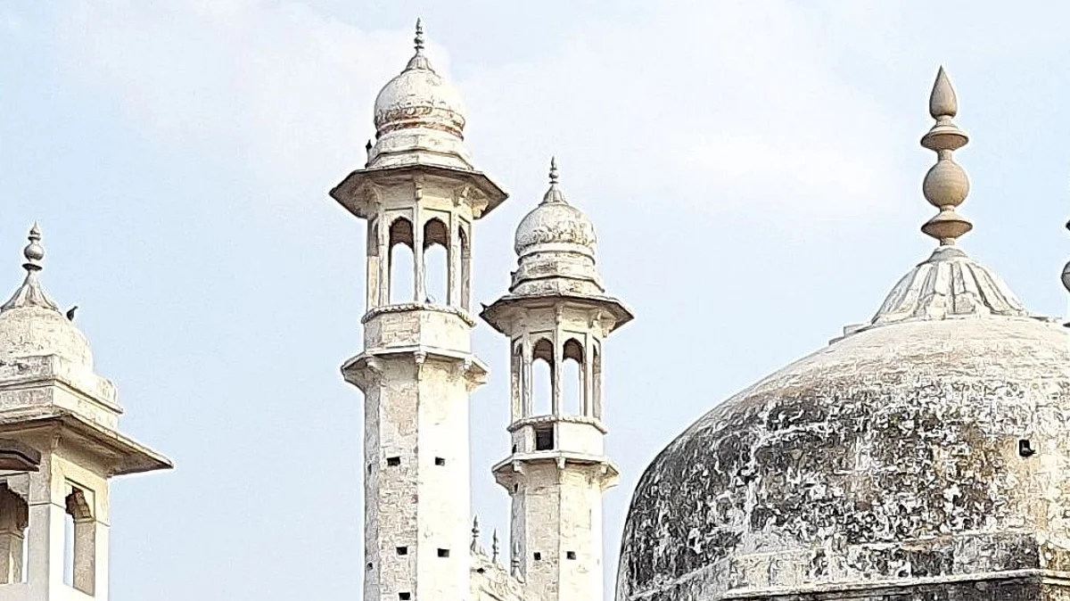 ज्ञानवापी मस्जिद हिंदुओं को सौंपने की मांग वाली याचिका पर कोर्ट ने दी सुनवाई की नई तारीख