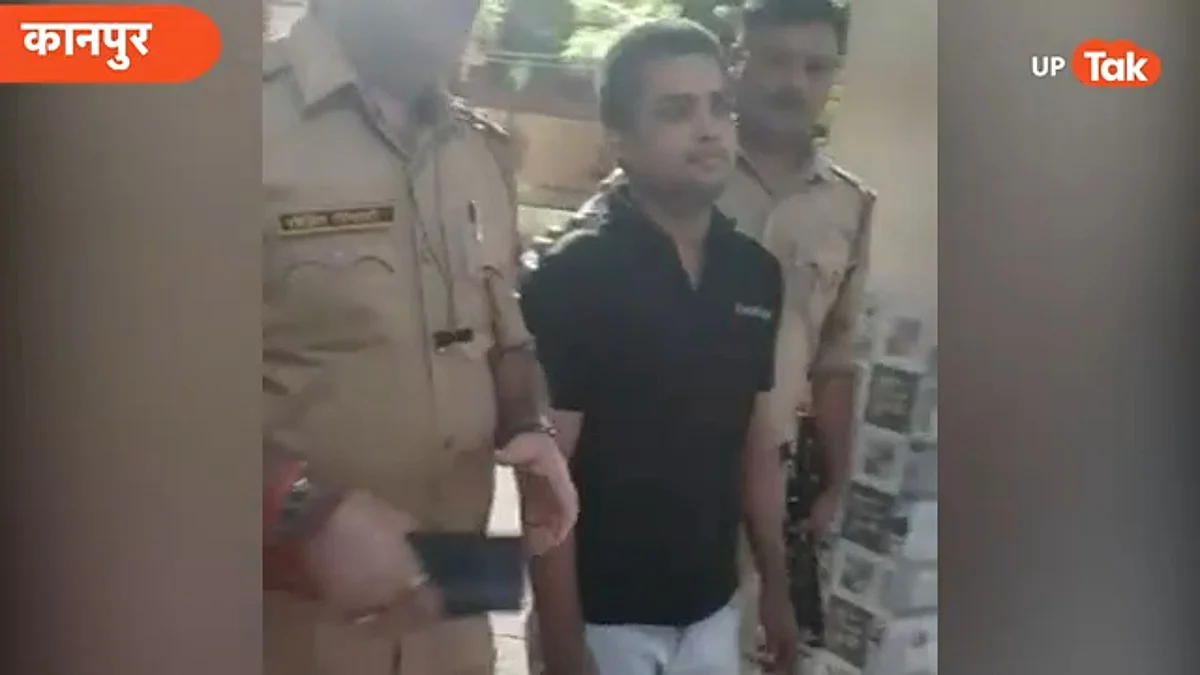 कानपुर: मुस्लिम बुजुर्ग से बदसलूकी के आरोपी की पुरानी तस्वीरें वायरल, बड़े नेताओं संग दिखा