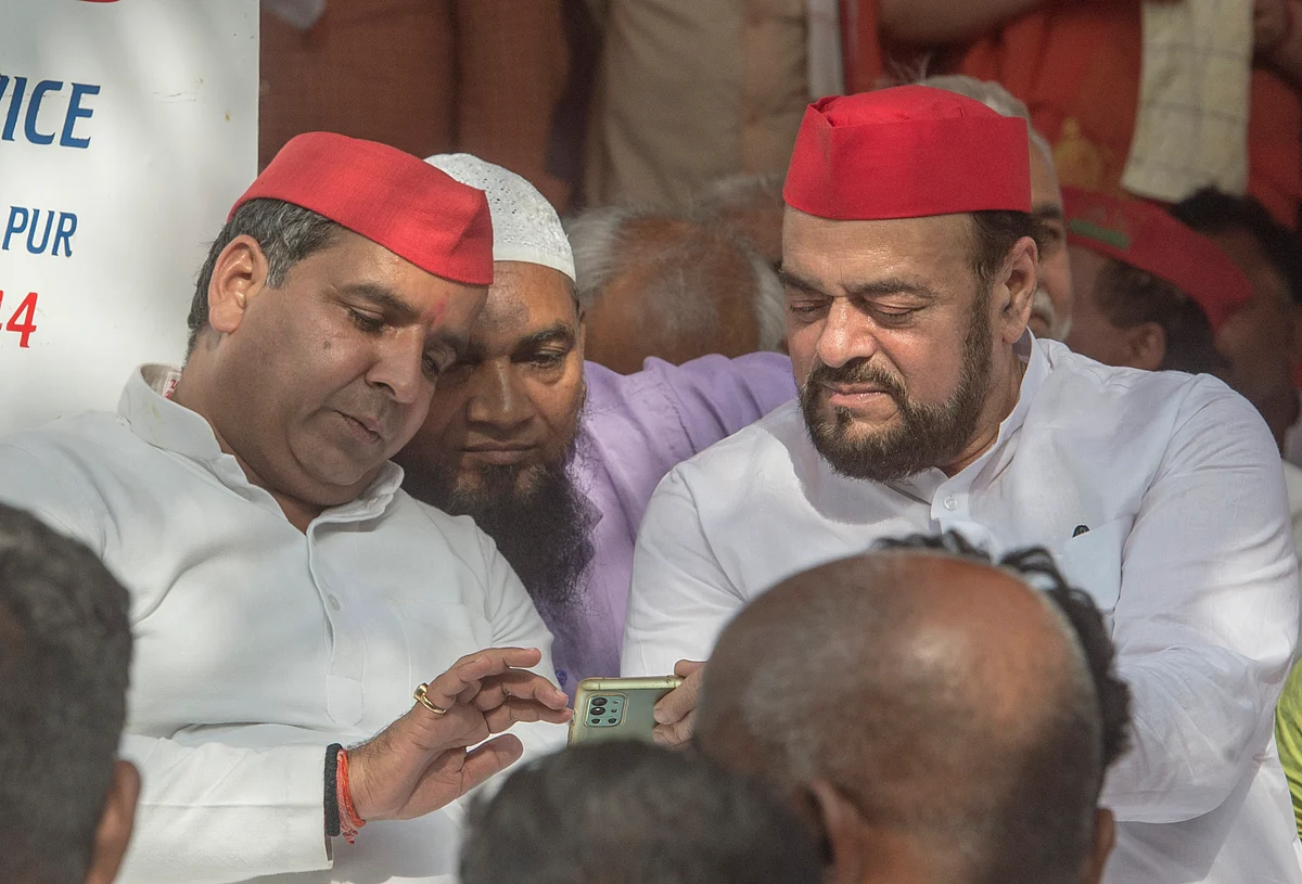 देखिए आजमगढ़ उपचुनाव की वीडियो रिपोर्ट, धर्मेंद्र यादव बचा पाएंगे भाई अखिलेश की 'इज्जत'?