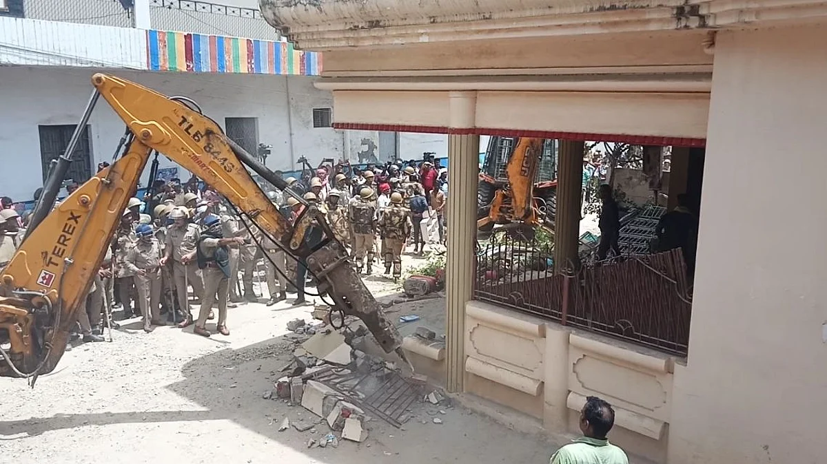 प्रयागराज हिंसा: जावेद के घर से मिले 'फटे पर्चे' को सबूत बनाएगी पुलिस, क्या लिखा है इसमें?