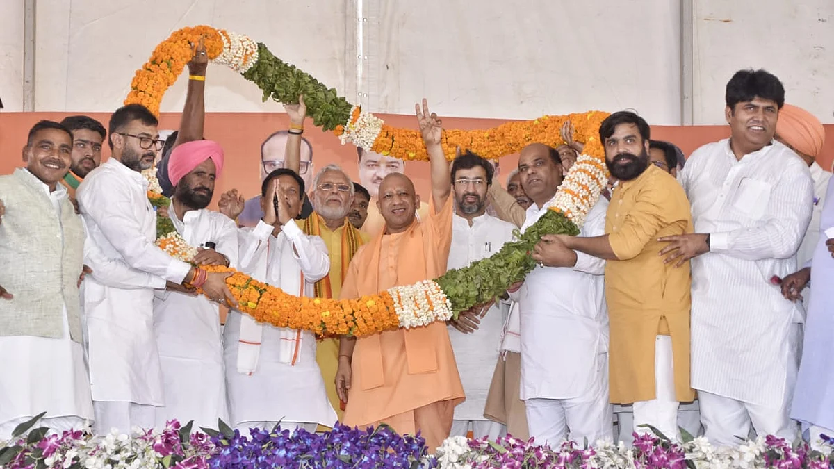 'रामपुर का चाकू, जेल में इलाज', आजम खान पर CM योगी आदित्यनाथ ने यूं कसा तंज