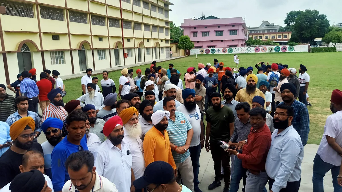 बरेली: स्कूल में सिख छात्रों के पगड़ी पहनने पर रोक के खिलाफ प्रदर्शन, स्कूल ने मांगी माफी