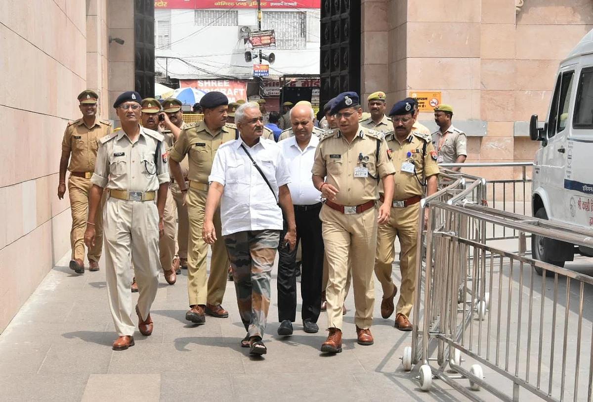 बांके बिहारी मंदिर में भीड़ नियंत्रित करने लिए काशी विश्वनाथ कॉरिडोर का फार्मूला होगा कॉपी