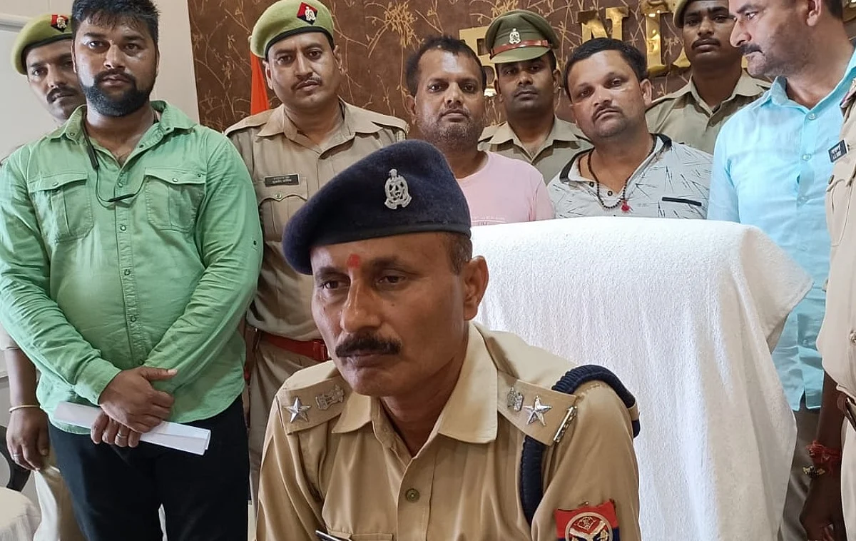 बांदा: लाखों का डुप्लीकेट गुटखा, मशीनें और कच्चा माल बरामद, इन जिलों में बेचा जा रहा था