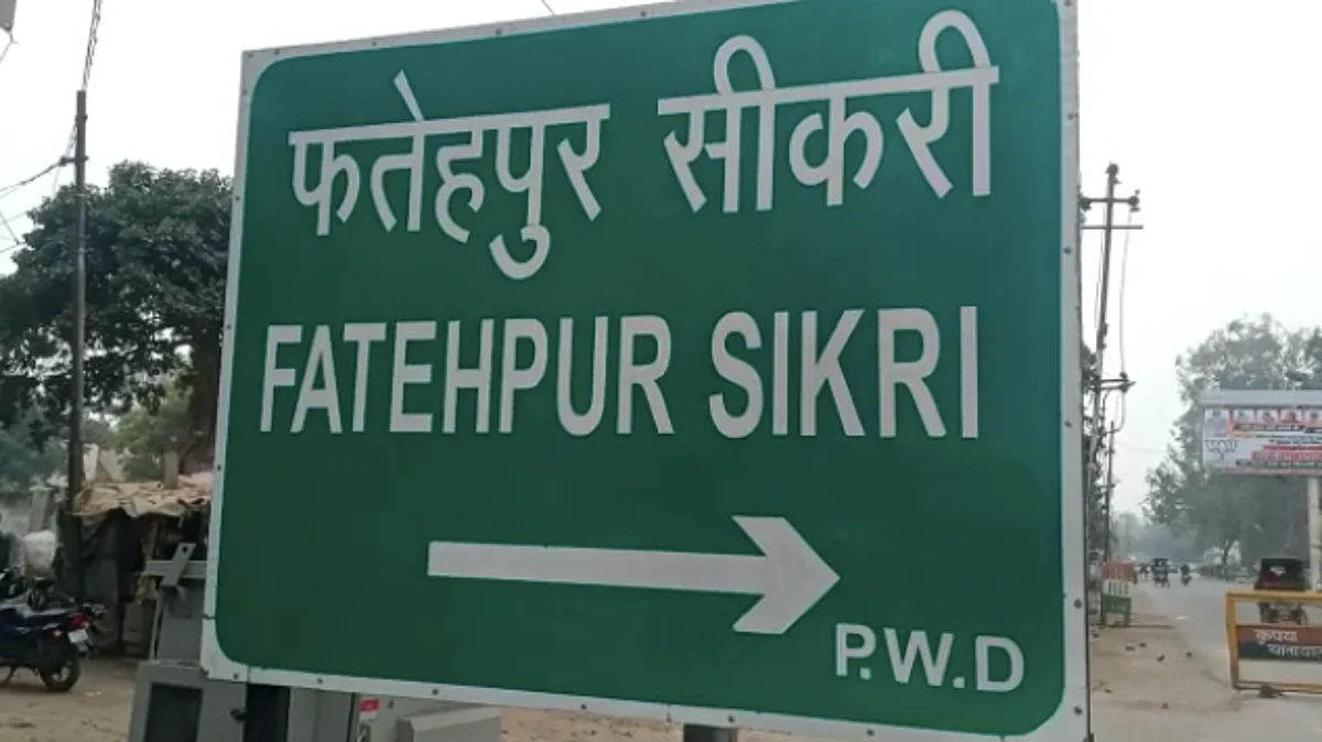 आगरा: गले में फांसी का फंदा बांधकर आत्महत्या के लिए झूले दंपति, मगर इस वजह से बच गई पत्नी