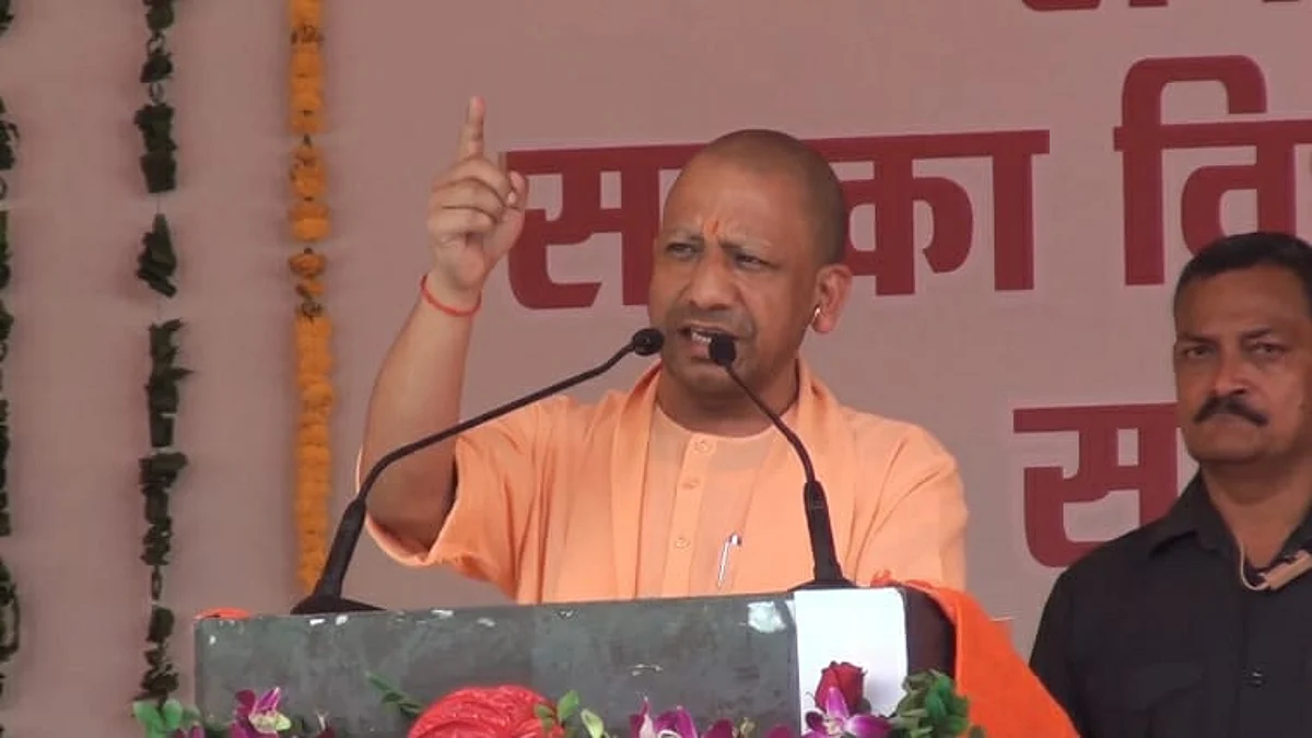 आजम खान पर सीएम योगी ने साधा निशाना, बिना भेदभाव रामपुर के विकास का किया वादा