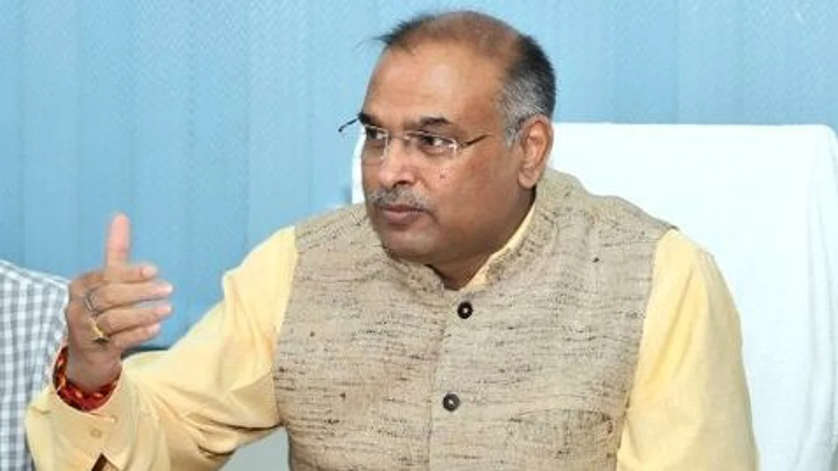 प्रोफेसर विनय पाठक