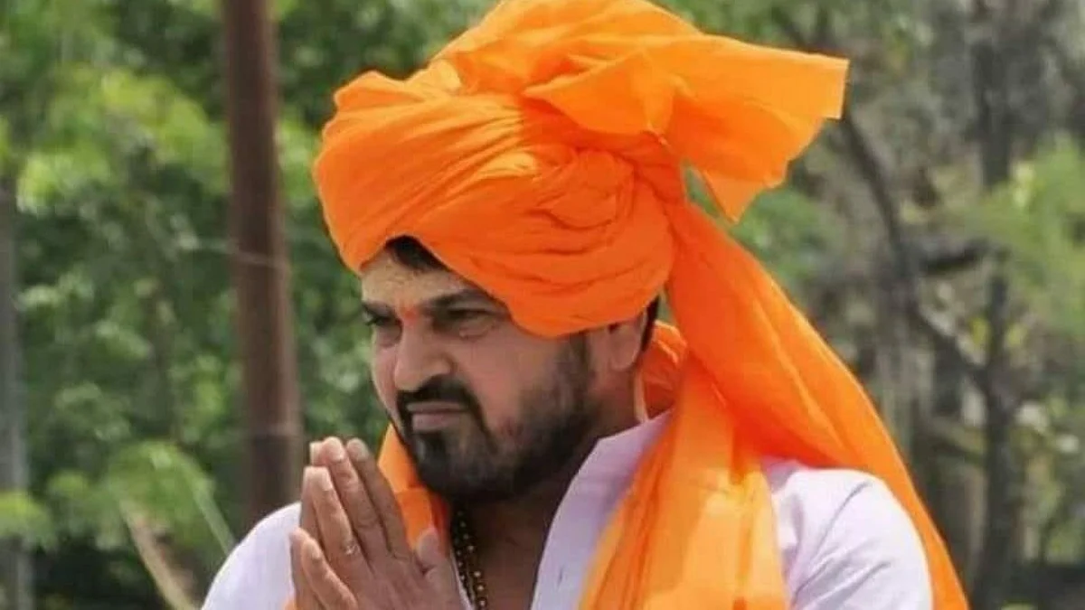 धनबल-प्रचंड बाहुबल, अंडरवर्ल्ड से भी जुड़ा था नाम, पढ़िए बृजभूषण शरण सिंह की पूरी कहानी