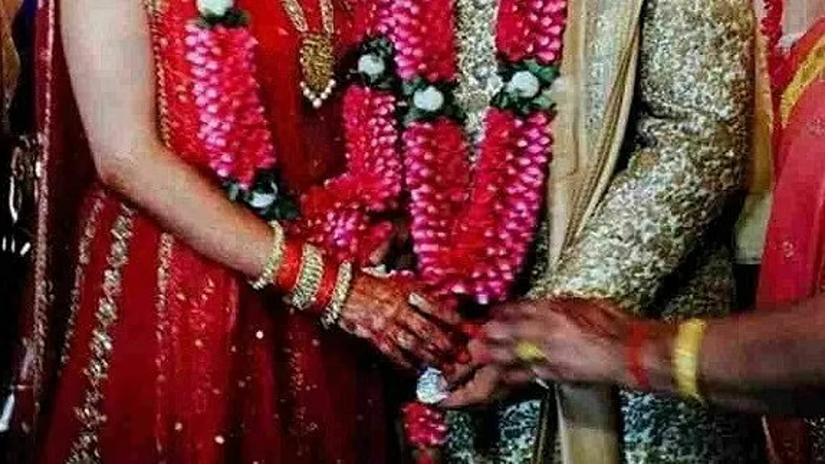 देवरिया: गांव के युवक ने वायरल कर दी दुल्हन की अश्लील तस्वीर? पुलिस के पास पहुंचा ससुर