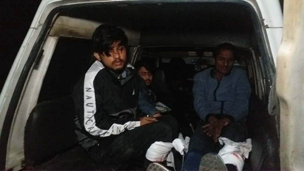 नोएडा: कार में लिफ्ट देकर और आंखों पर पट्टी बांधकर लूटते थे पैसे, पुलिस ने ऐसे सिखाया सबक
