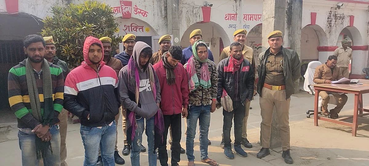 देवरिया: फेरी लगा सोनपापड़ी बेचते और पार कर देते मोबाइल, पश्चिम बंगाल-बिहार के 6 चोर धराए