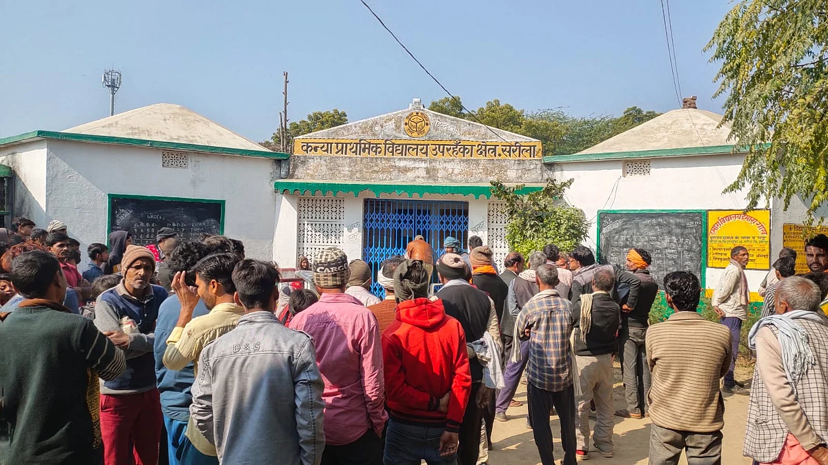 हमीरपुर: सुबह स्कूल पहुंचे छात्र-अध्यापक, गेट खुलते ही निकल गई सबकी चीख, खौफनाक था मंजर