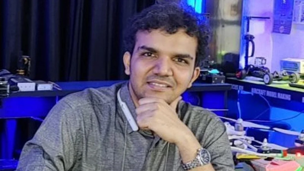 लखनऊ: मलबे में फंसे थे कई लोग, 'ड्रोन मैन' मिलिंद ने इस डिवाइस को बनाकर किया कमाल