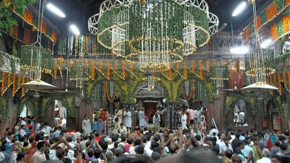 मथुरा: बांके बिहारी मंदिर कॉरिडोर का विरोध हुआ तेज, सड़कों पर उतरे लोग, आखिर क्या है मामला